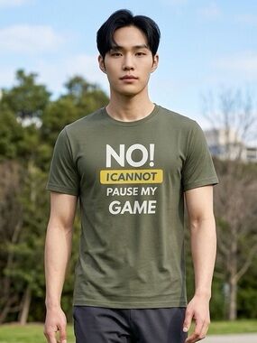 NWT Unisex Gray Short Sleeve “No I Can’t Pause My Game” Tee Gaming - Size Large